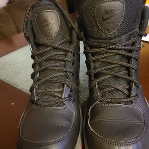 unisex Nike boots